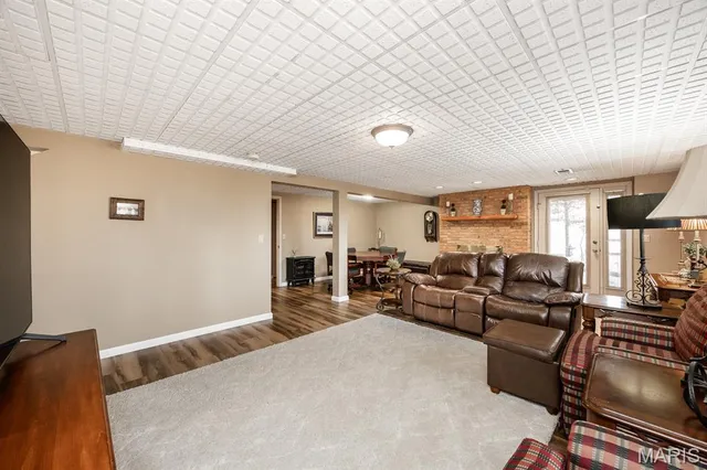 $299,000 | 23 Persimmon Ridge Road, Belleville, IL 62223