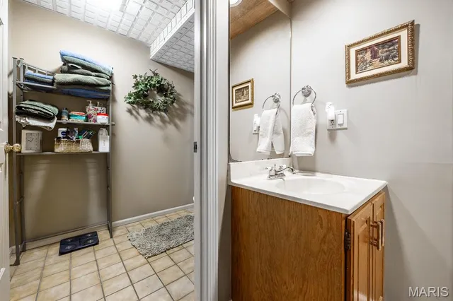 $299,000 | 23 Persimmon Ridge Road, Belleville, IL 62223