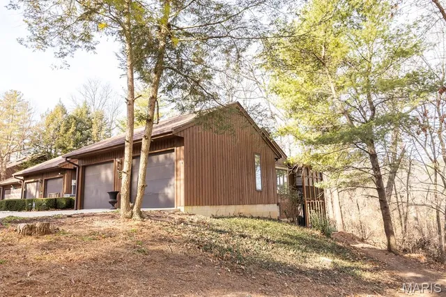 $299,000 | 23 Persimmon Ridge Road, Belleville, IL 62223