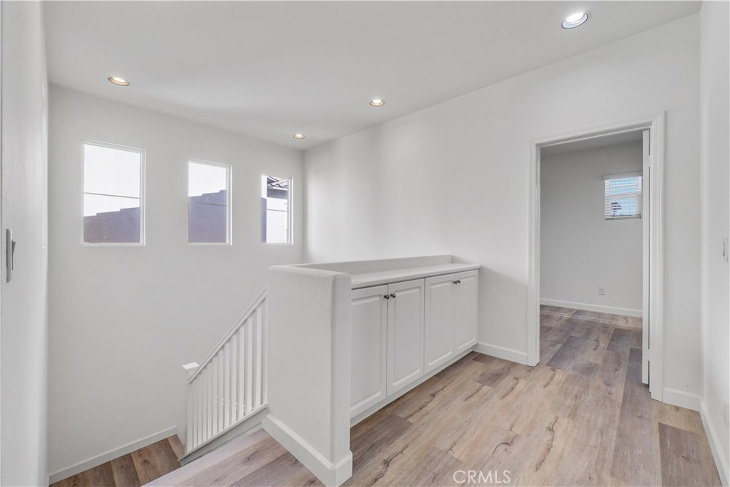 180 Heartwood Way Anaheim, CA 92801 - Photo 21 of 38 a view of a hallway with entryway