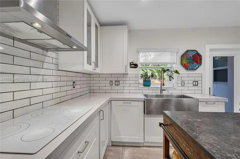 $1,699,000 | 3535 West Glencoe Street, Miami, FL 33133