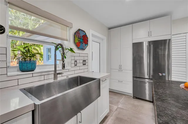 $2,095,000 | 3535 West Glencoe Street, Miami, FL 33133