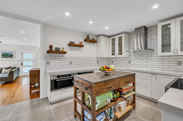 $2,095,000 | 3535 West Glencoe Street, Miami, FL 33133