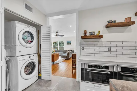 $1,699,000 | 3535 West Glencoe Street, Miami, FL 33133