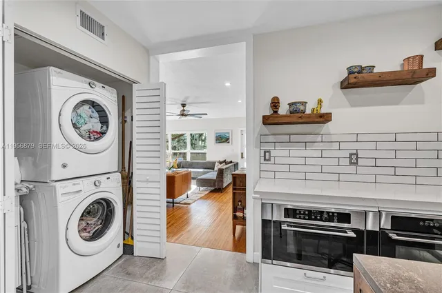 $2,095,000 | 3535 West Glencoe Street, Miami, FL 33133