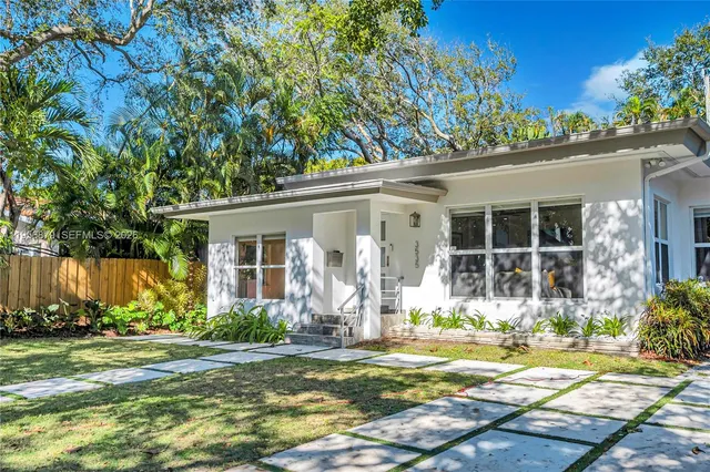 $2,095,000 | 3535 West Glencoe Street, Miami, FL 33133