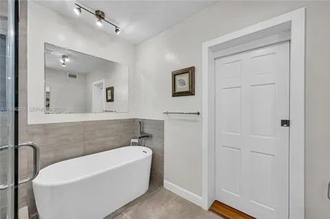 $1,699,000 | 3535 West Glencoe Street, Miami, FL 33133