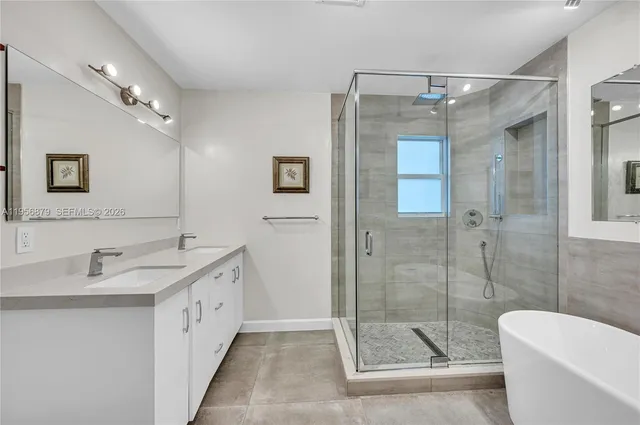 $2,095,000 | 3535 West Glencoe Street, Miami, FL 33133