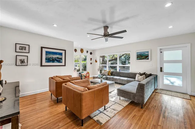 $2,095,000 | 3535 West Glencoe Street, Miami, FL 33133