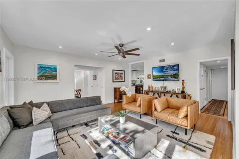 $1,699,000 | 3535 West Glencoe Street, Miami, FL 33133