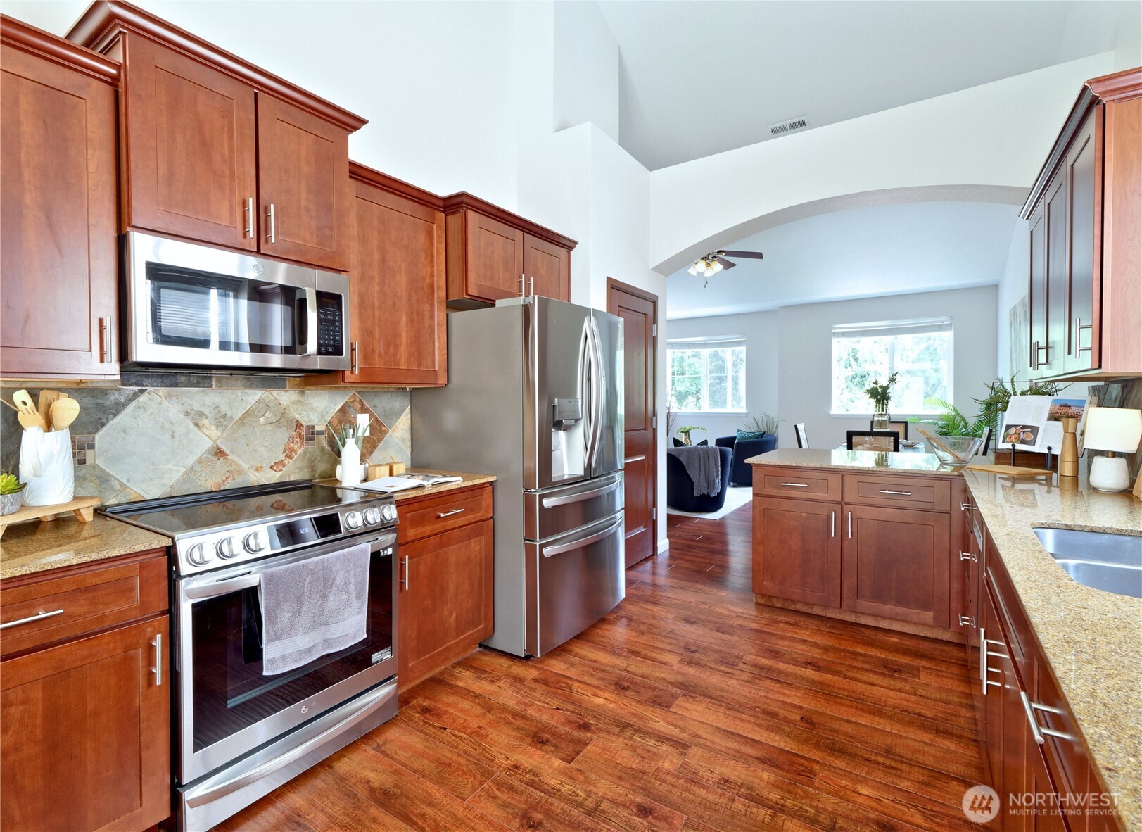 1808 Pierce Avenue Northeast Renton, WA 98056 - Photo 10 of 32