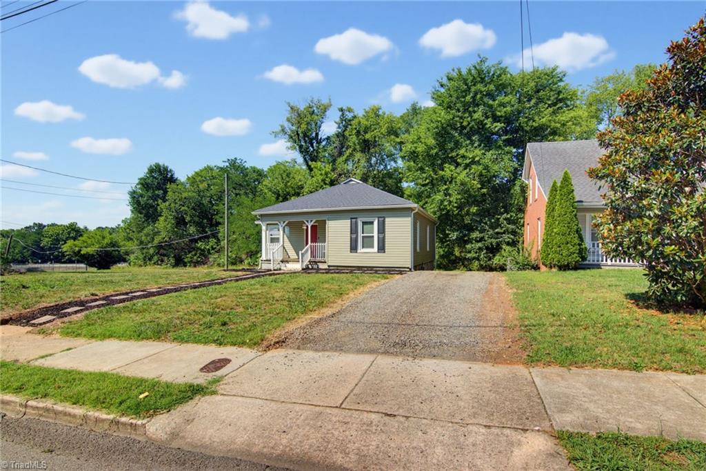 717 Patrick Street Eden, NC 27288 - Photo 4 of 29