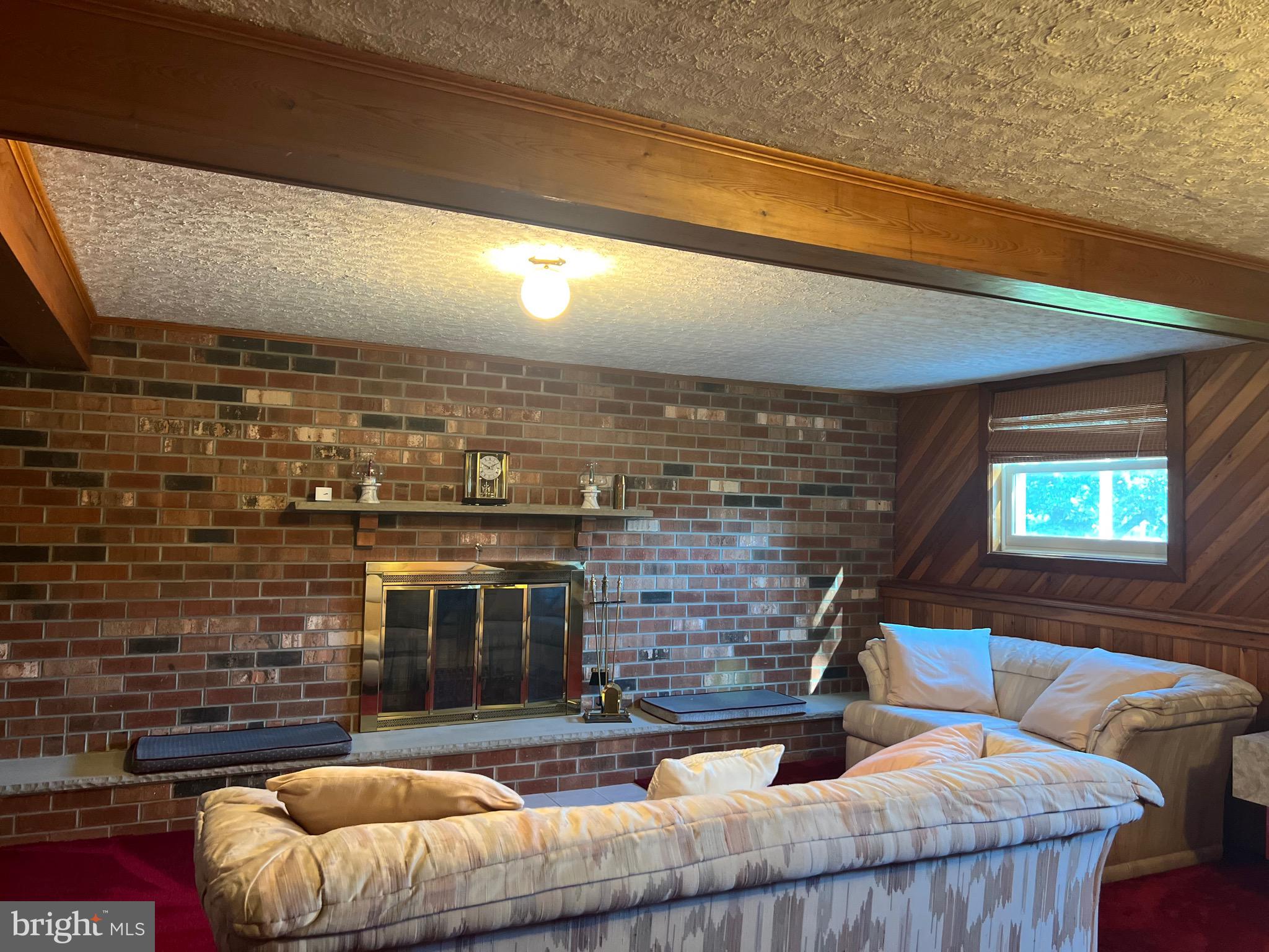 457 Kennerly Road Springfield, PA 19064 - Photo 5 of 9 a living room with furniture