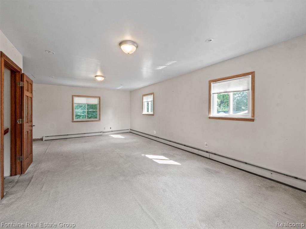 294 Oriole Road Commerce Township, MI 48382 - Photo 19 of 38