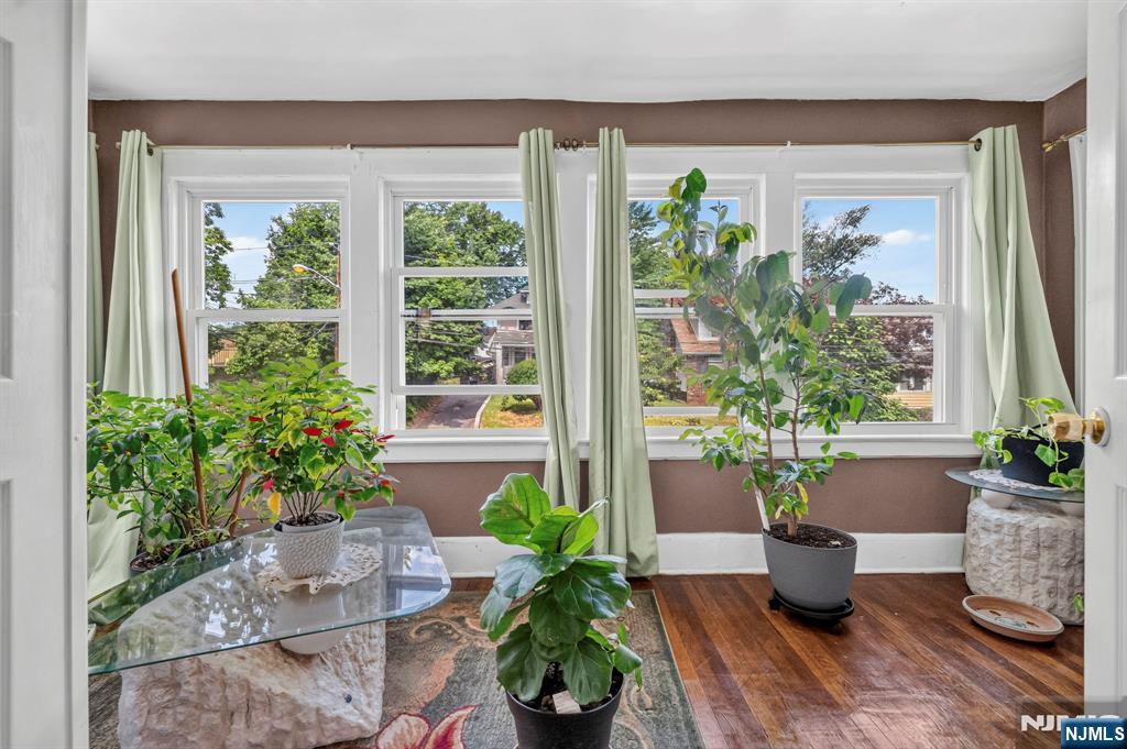 41 Berkeley Place Bloomfield, NJ 07003 - Photo 3 of 30