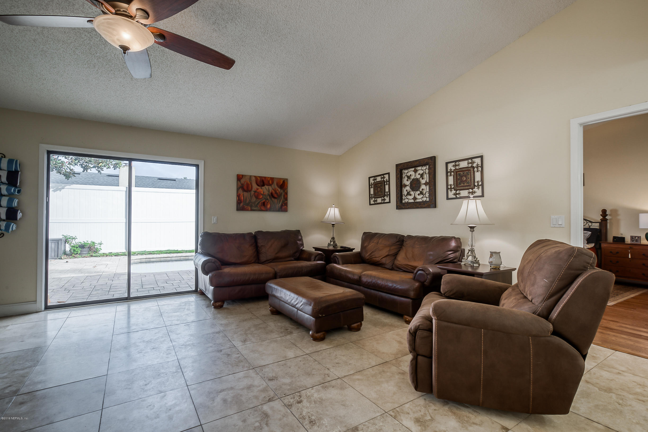 8455 Ivey Road Jacksonville, FL 32216 - Photo 8 of 22 family room