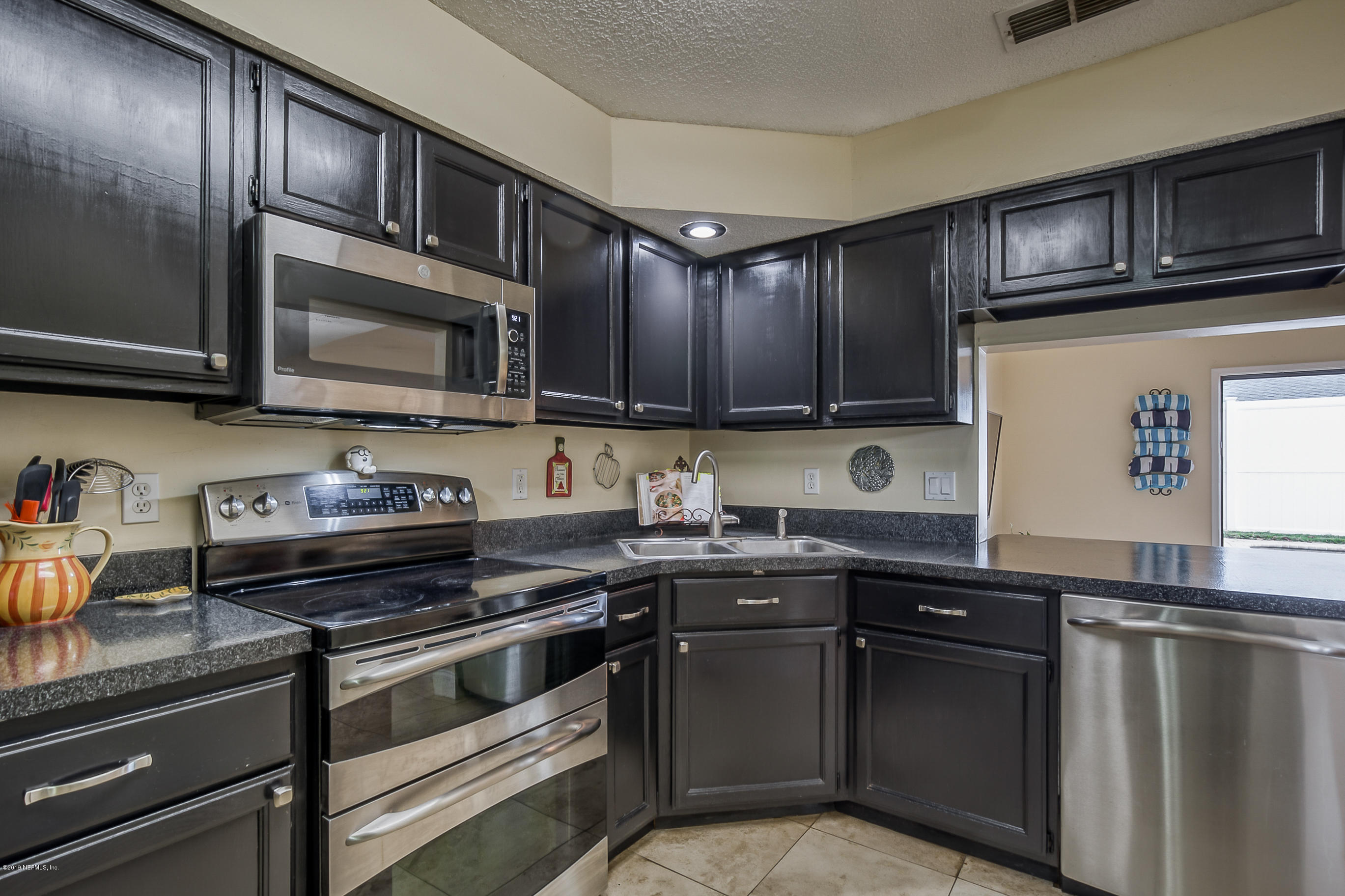 8455 Ivey Road Jacksonville, FL 32216 - Photo 10 of 22 pretty kitchen