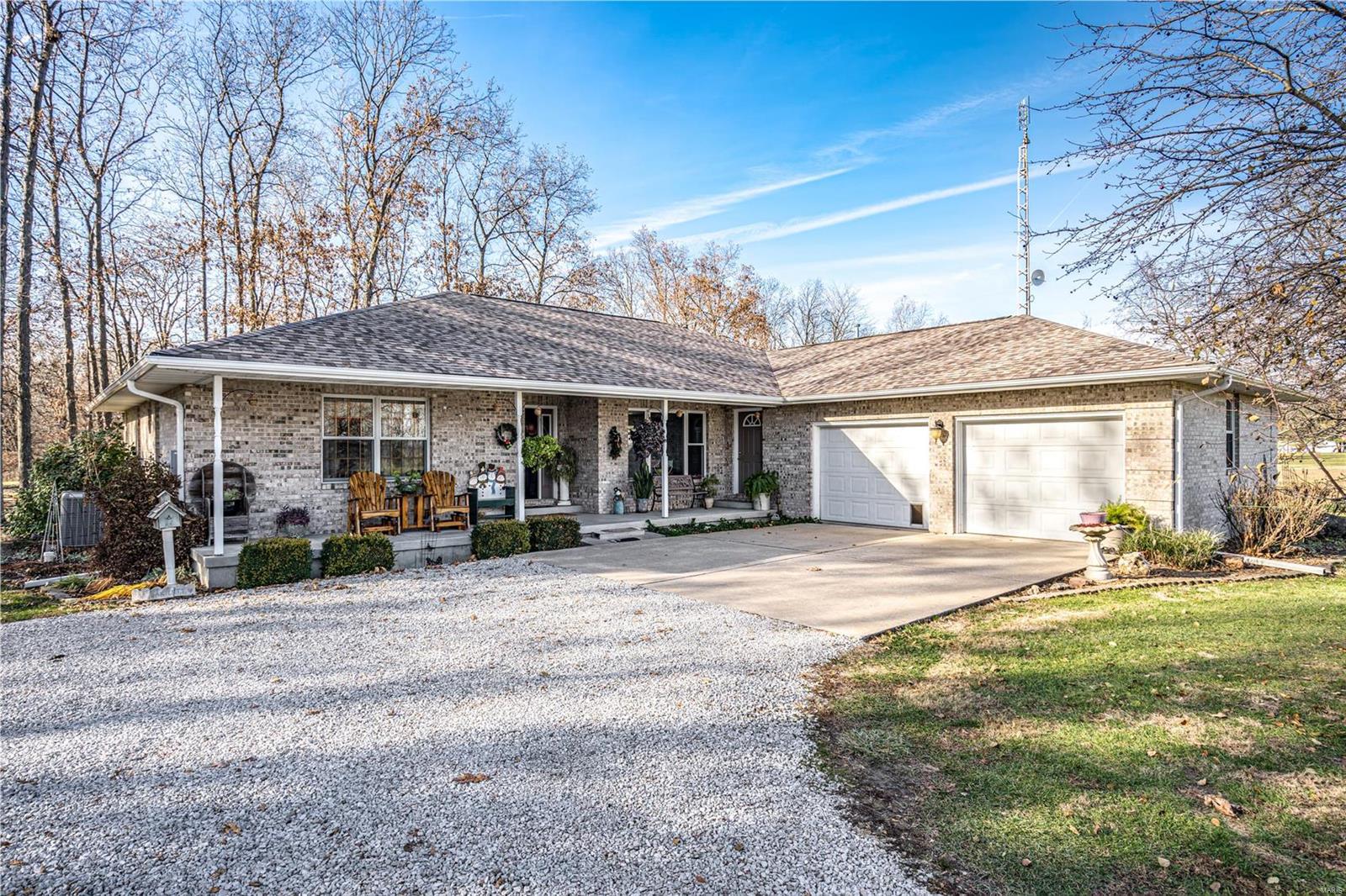 9799 Lake Road Gillespie, IL 62033 - Photo 1 of 72 Gallery Image 1