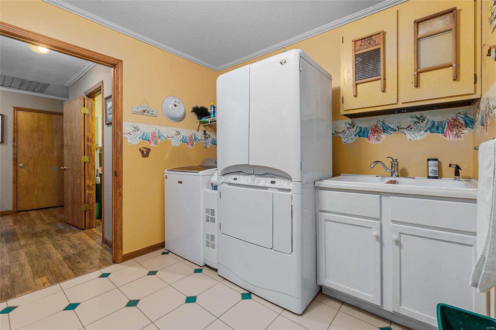 9799 Lake Road Gillespie, IL 62033 - Photo 21 of 72 Gallery Image 21