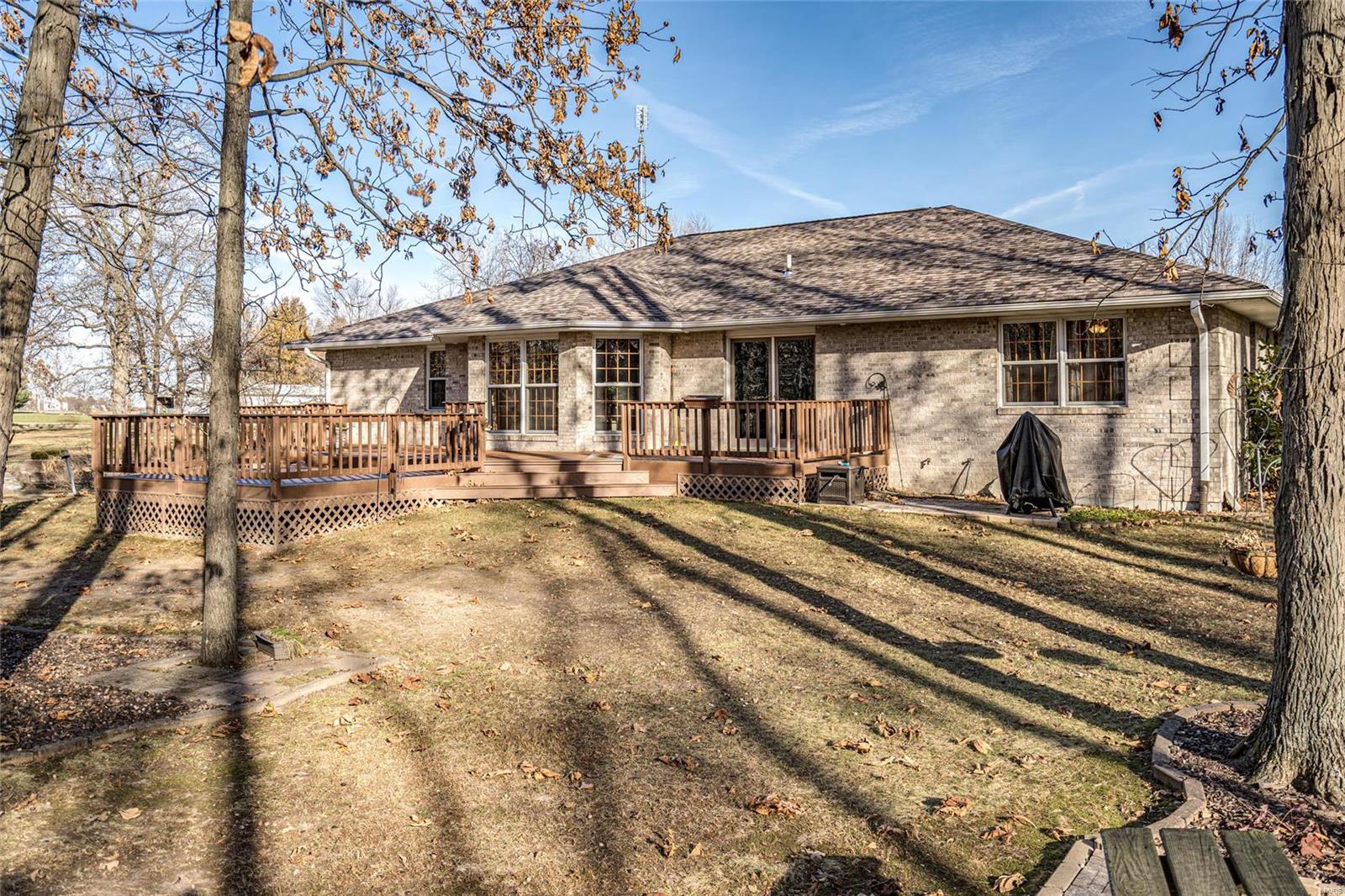 9799 Lake Road Gillespie, IL 62033 - Photo 4 of 72 Gallery Image 4