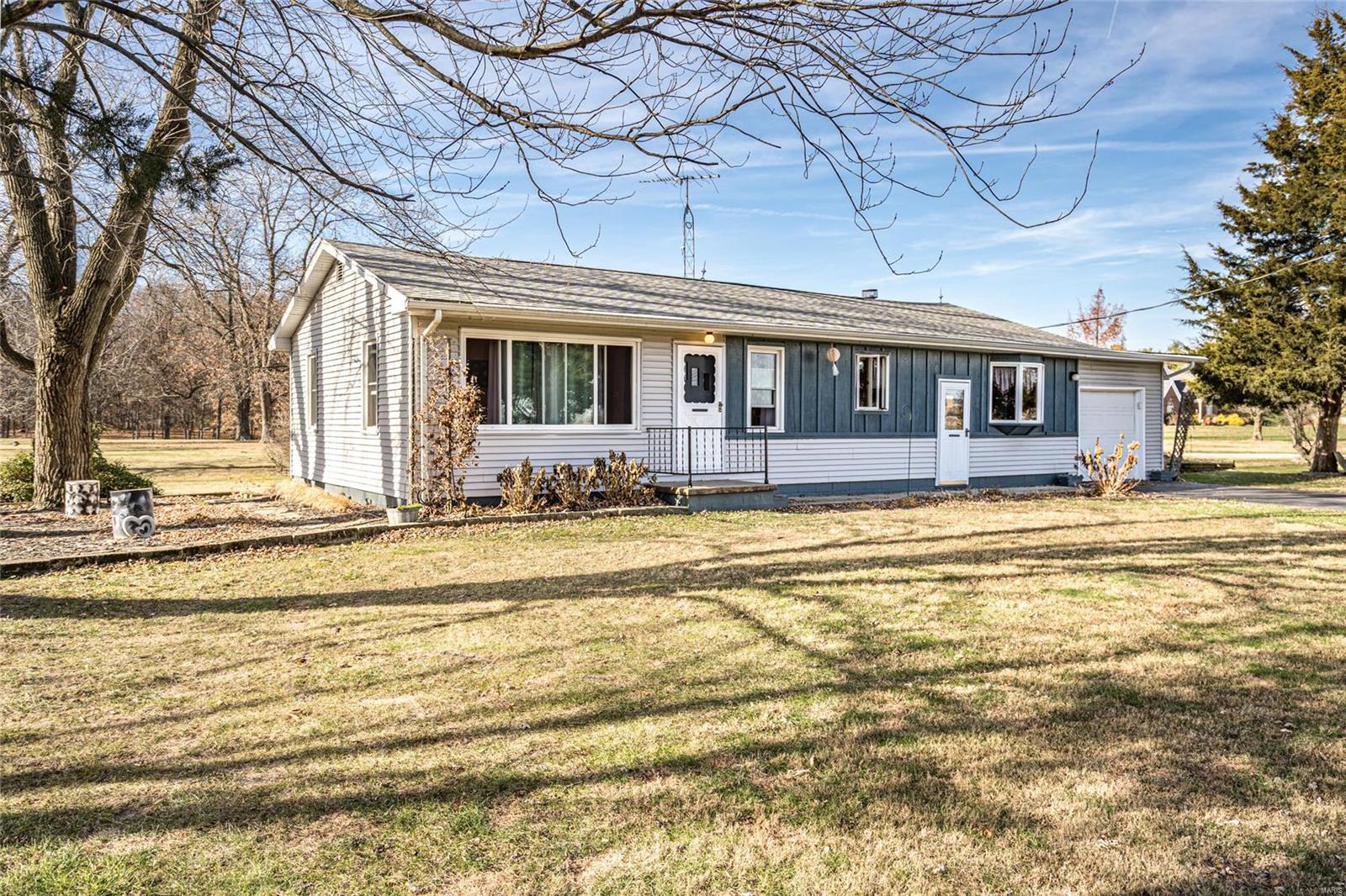 9799 Lake Road Gillespie, IL 62033 - Photo 39 of 72 Gallery Image 39
