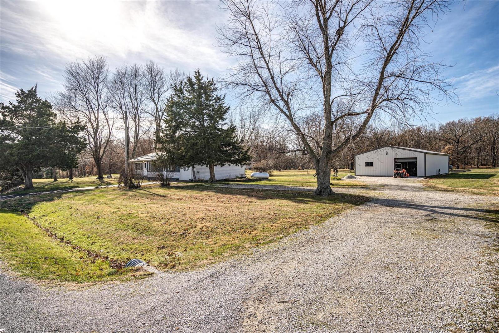 9799 Lake Road Gillespie, IL 62033 - Photo 53 of 72 Gallery Image 53