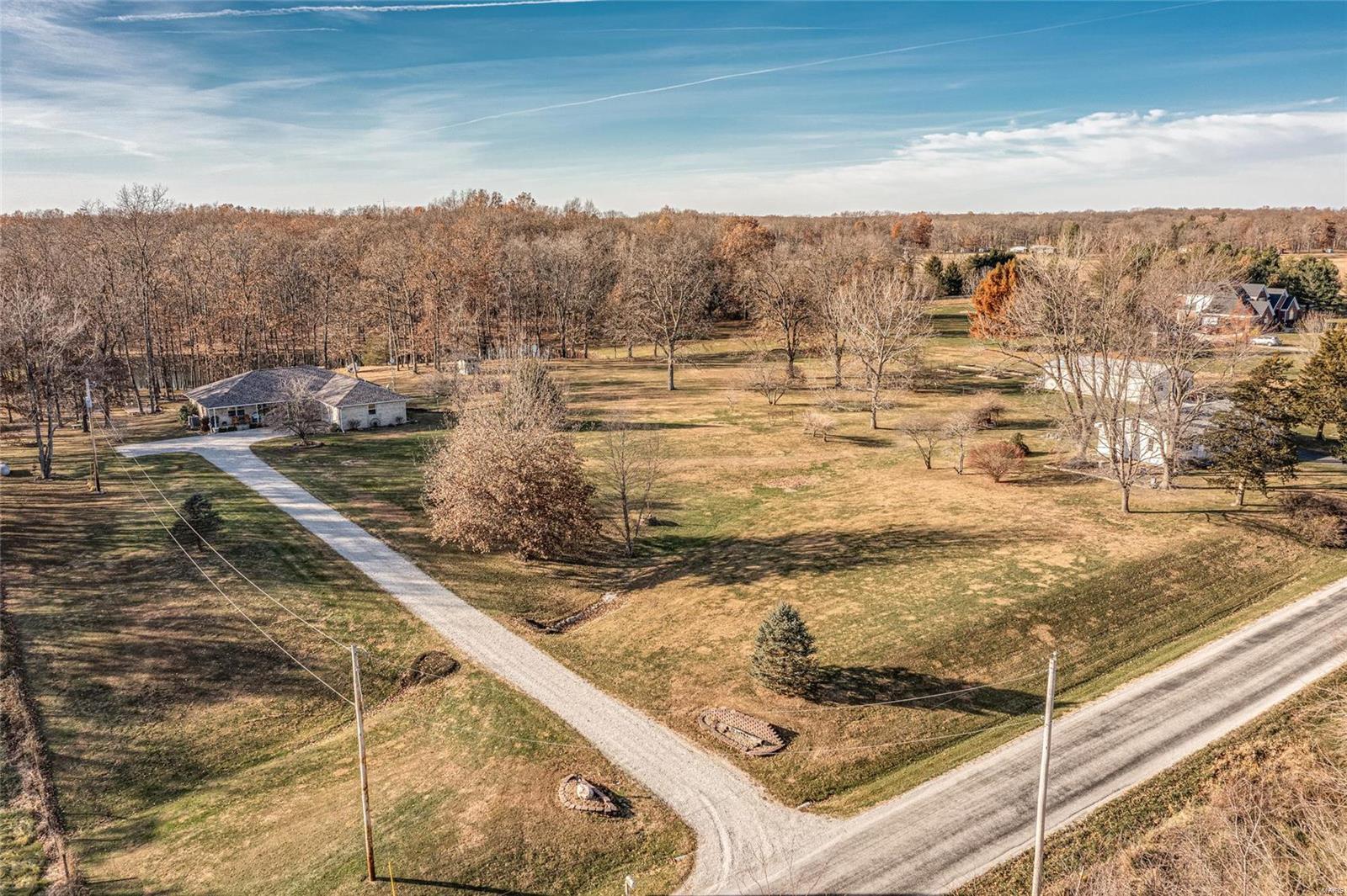 9799 Lake Road Gillespie, IL 62033 - Photo 63 of 72 Gallery Image 63