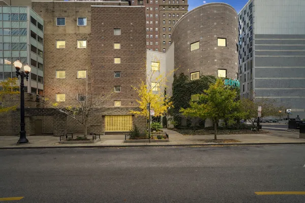 $189,999 | 40 East 9th Street, Unit 1103, Chicago, IL 60605