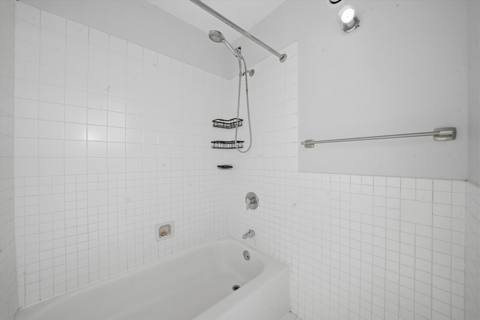 40 East 9th Street, Unit 1103 Chicago, IL 60605 - Photo 11 of 22