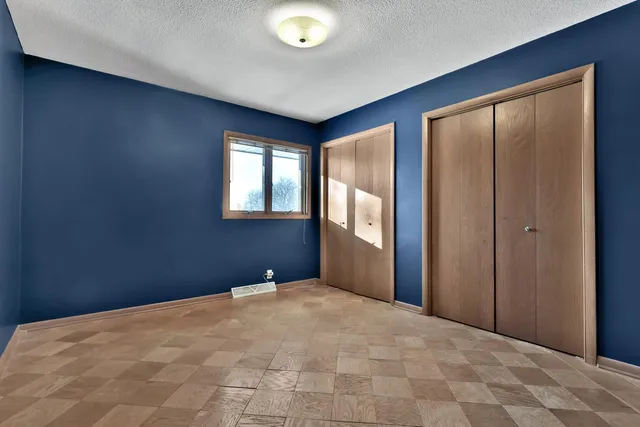 $650,000 | 1241 Holly Drive East, Hugo, MN 55038