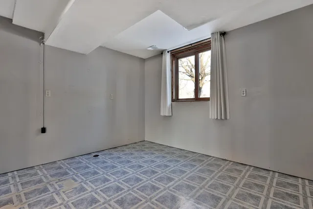 $650,000 | 1241 Holly Drive East, Hugo, MN 55038