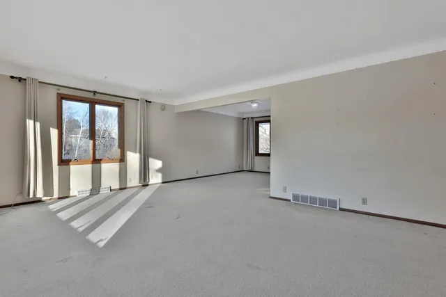 $650,000 | 1241 Holly Drive East, Hugo, MN 55038