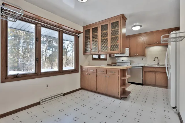 $650,000 | 1241 Holly Drive East, Hugo, MN 55038