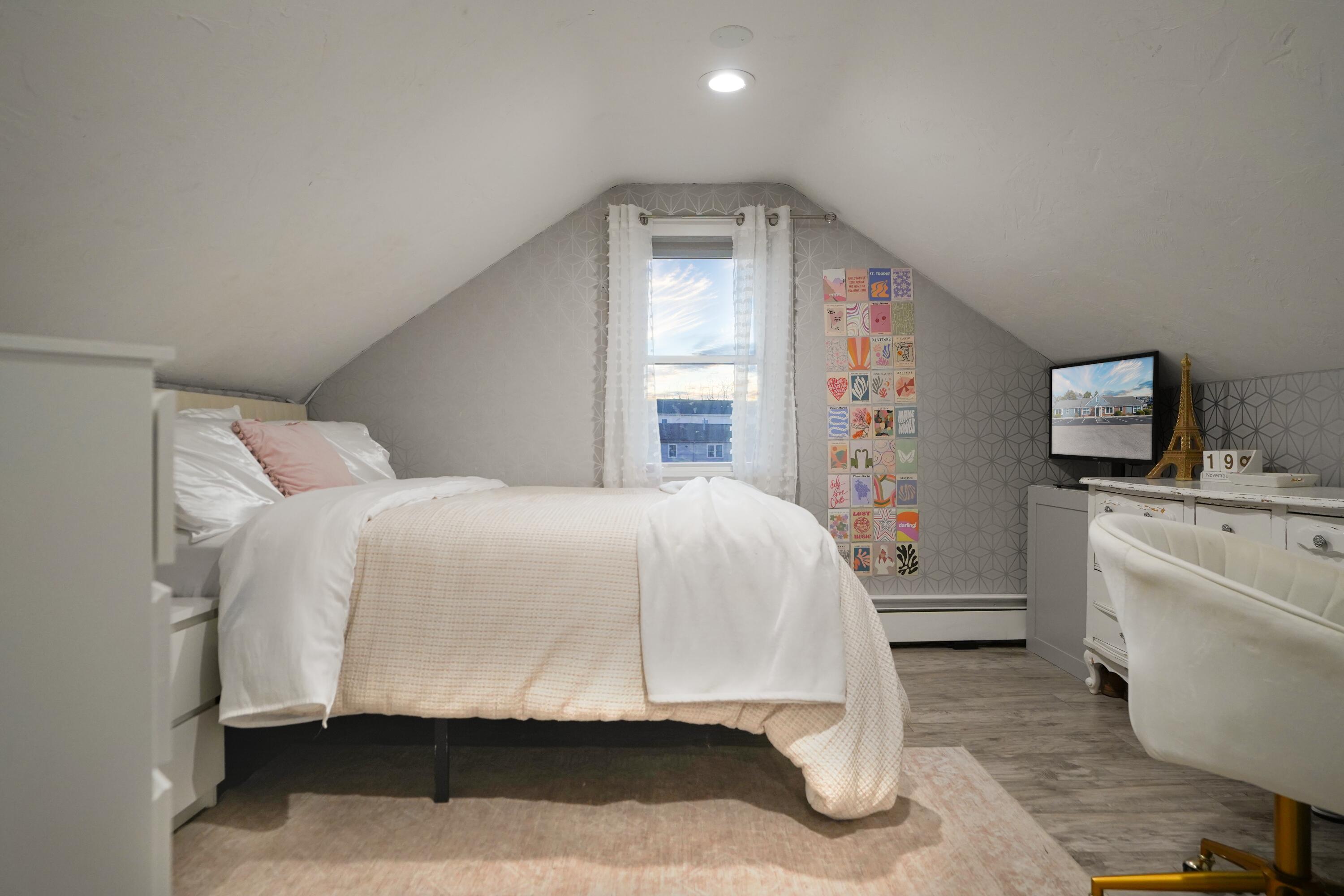 712 Main Street Hyannis, MA 02601 - Photo 11 of 88 2nd Bedroom