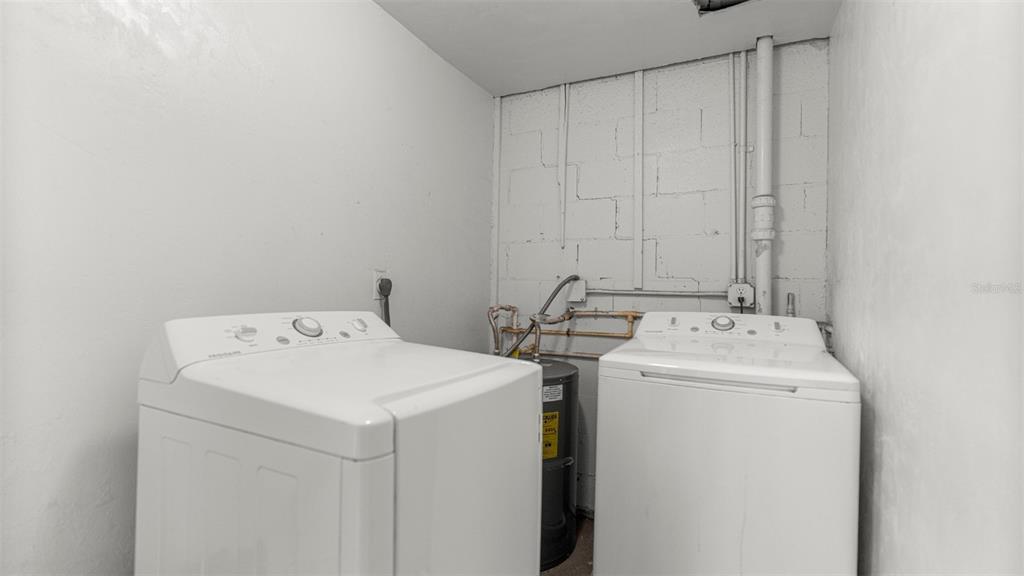 501 Southwest 75th Street, Unit B5 Gainesville, FL 32607 - Photo 30 of 38 a utility room with dryer and washer