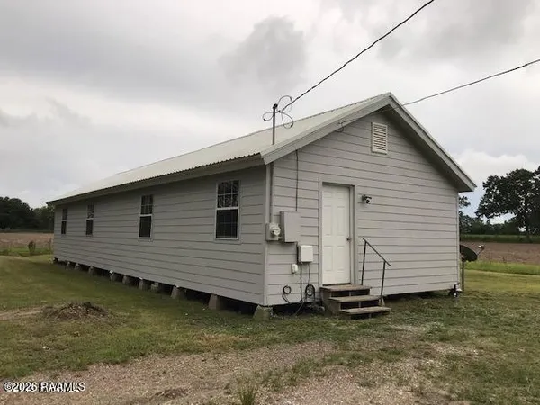 $1,200 | 5207 Jefferson Island Road, New Iberia, LA 70560