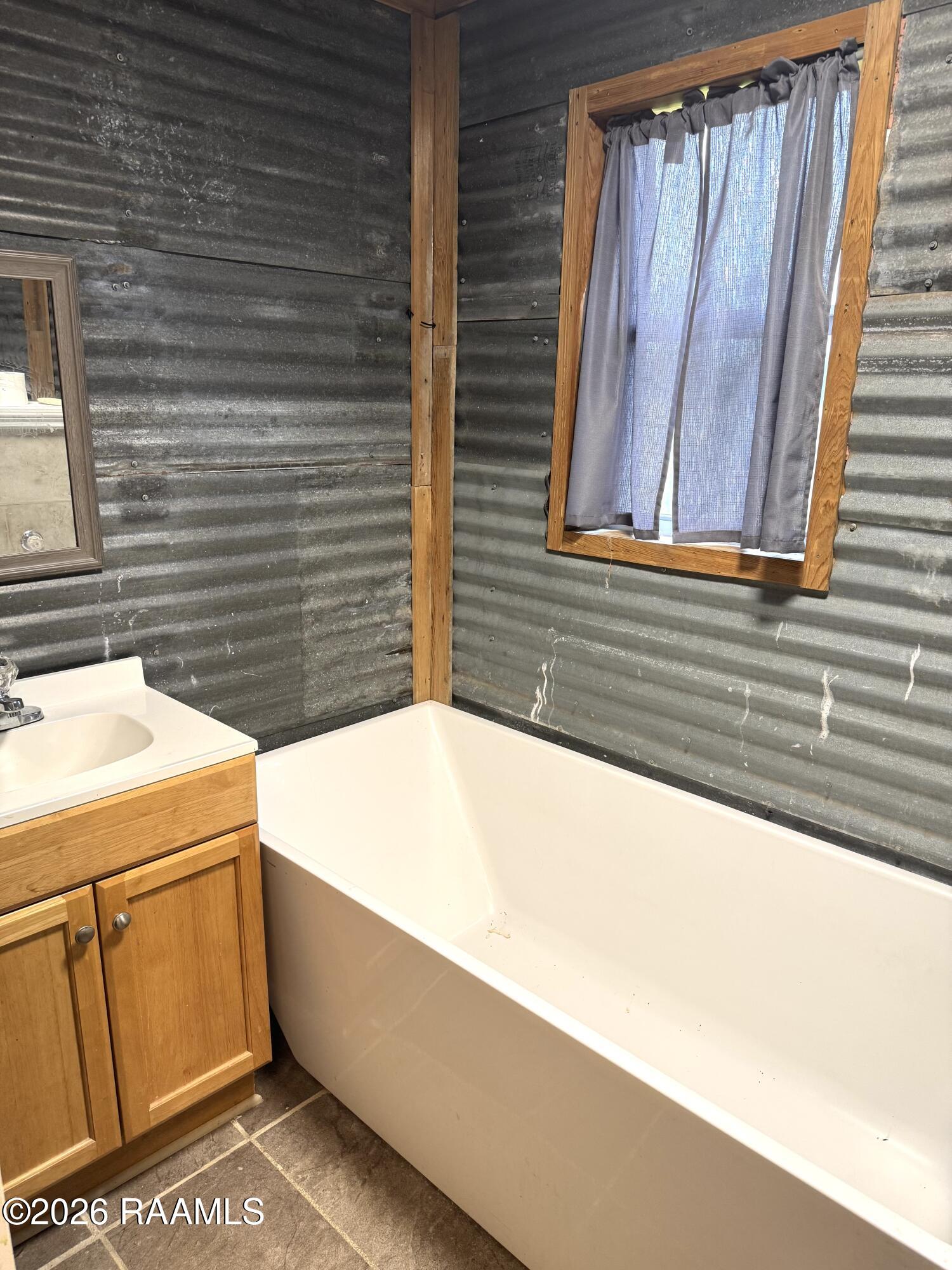 5207 Jefferson Island Road New Iberia, LA 70560 - Photo 11 of 16 Photo Apr 30 2026, 4 36 51 PM