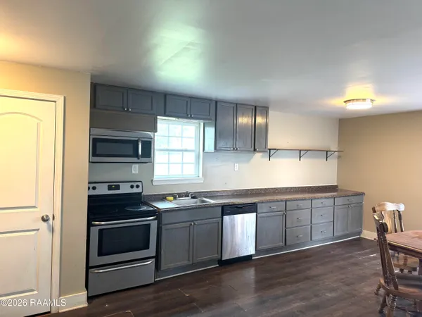 $1,200 | 5207 Jefferson Island Road, New Iberia, LA 70560