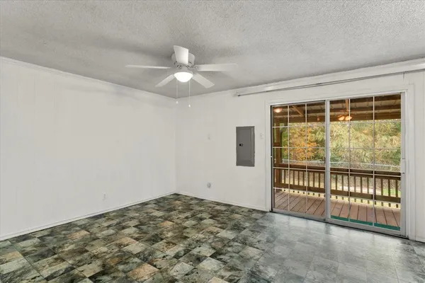 $1,700 | 602 Legendary Lane, Gun Barrel City, TX 75156