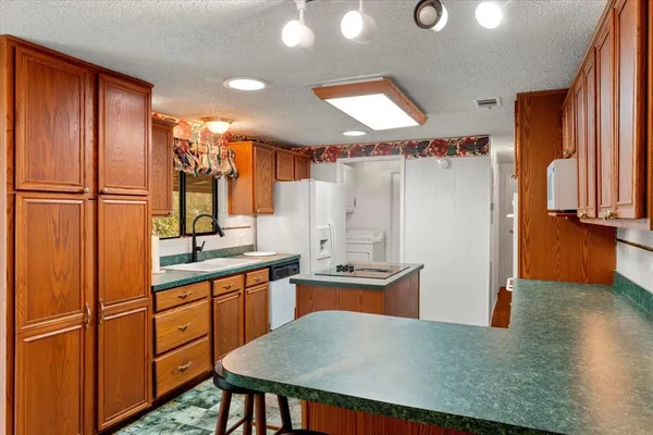 $1,700 | 602 Legendary Lane, Gun Barrel City, TX 75156