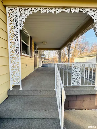 $97,000 | 3135 West Starr Street, Peoria, IL 61605