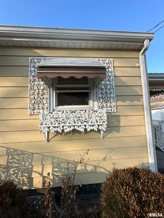 $97,000 | 3135 West Starr Street, Peoria, IL 61605