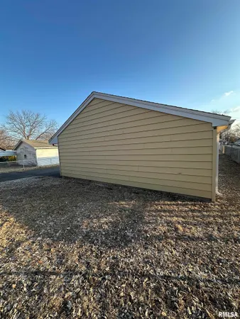 $97,000 | 3135 West Starr Street, Peoria, IL 61605