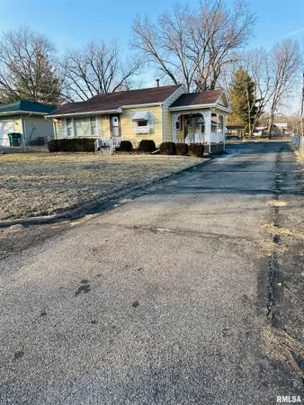 $97,000 | 3135 West Starr Street, Peoria, IL 61605