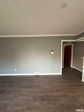 $97,000 | 3135 West Starr Street, Peoria, IL 61605