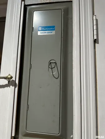 $97,000 | 3135 West Starr Street, Peoria, IL 61605