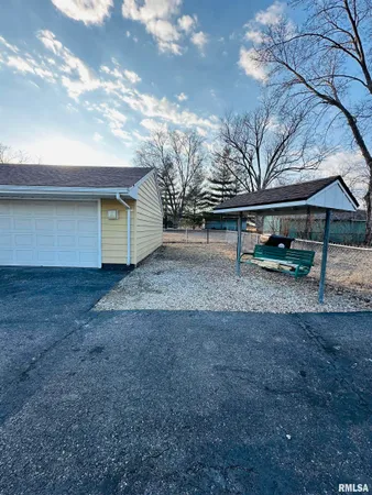 $97,000 | 3135 West Starr Street, Peoria, IL 61605