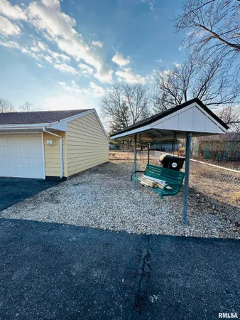 $97,000 | 3135 West Starr Street, Peoria, IL 61605