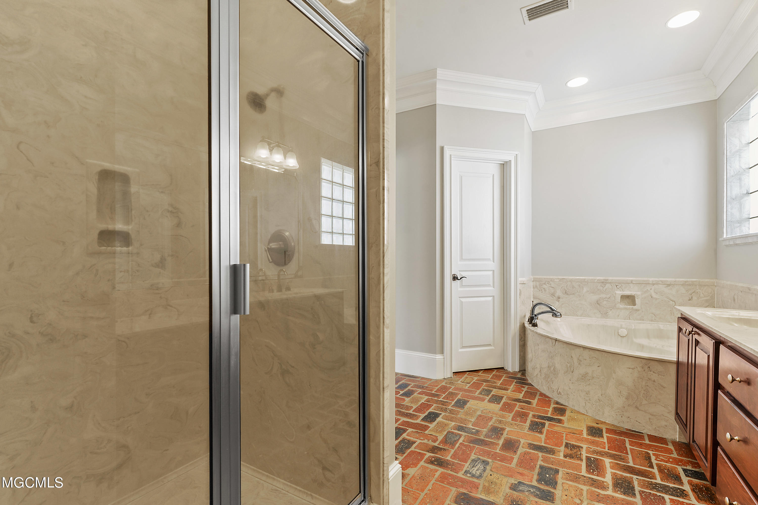 2328 Rue Maison Biloxi, MS 39532 - Photo 17 of 34 026