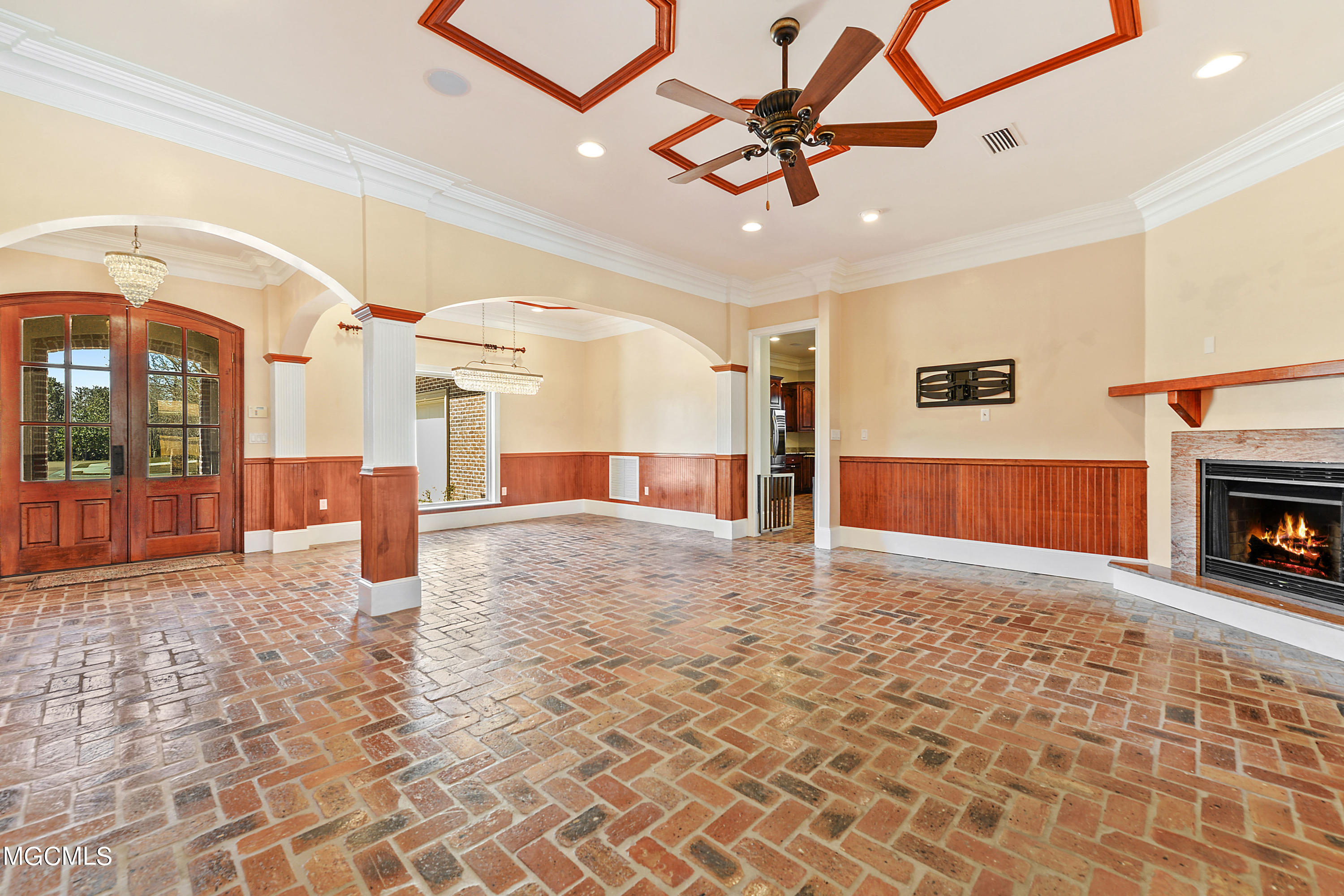 2328 Rue Maison Biloxi, MS 39532 - Photo 4 of 34 019
